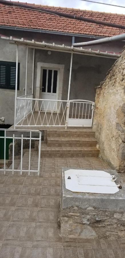 Apartman Bogdan Jelsa  Exteriör bild